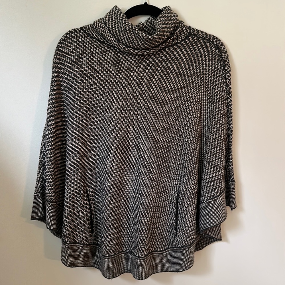 Turtleneck poncho